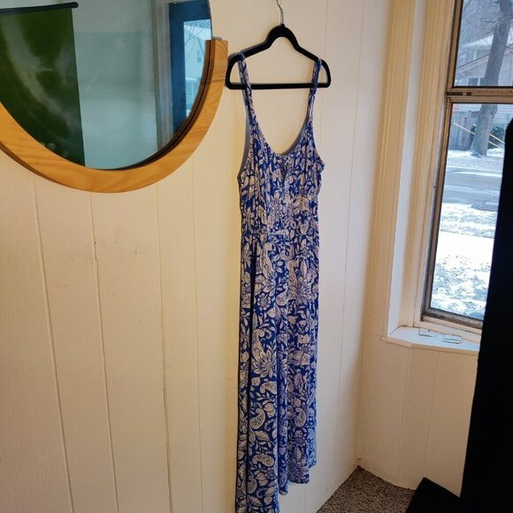 Loft Sundress with smocking, pleats & a beach Blue & White patterned fabric. L - Picture 5 of 8